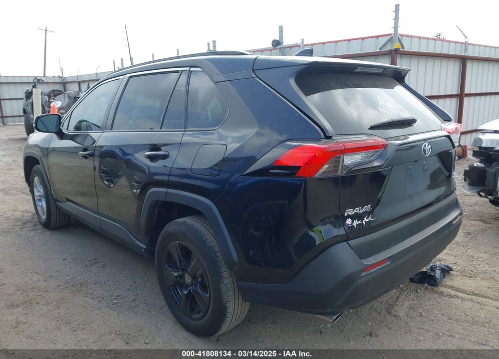 2021 TOYOTA RAV4 XLE VIN: 2T3W1RFV3MC128377