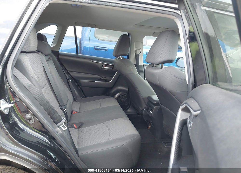 2021 TOYOTA RAV4 XLE VIN: 2T3W1RFV3MC128377