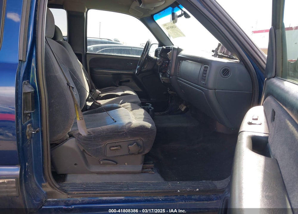 2001 CHEVROLET SILVERADO 1500 LS VIN: 2GCEK19T011398206