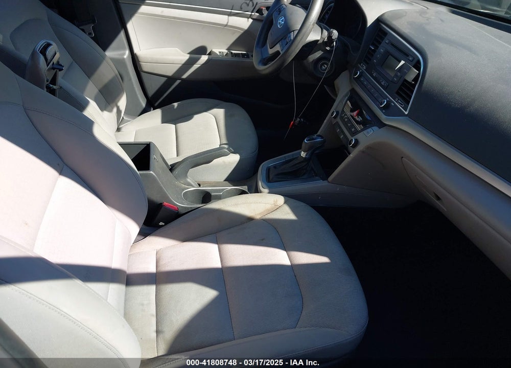 2017 HYUNDAI ELANTRA VIN: KMHD74LF9HU071525