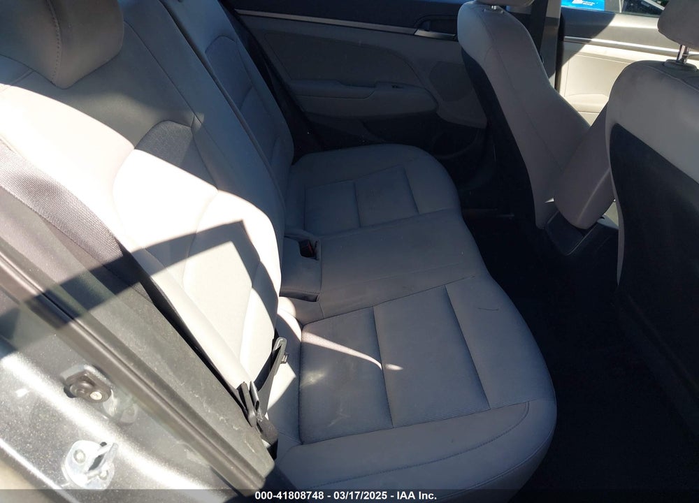 2017 HYUNDAI ELANTRA VIN: KMHD74LF9HU071525