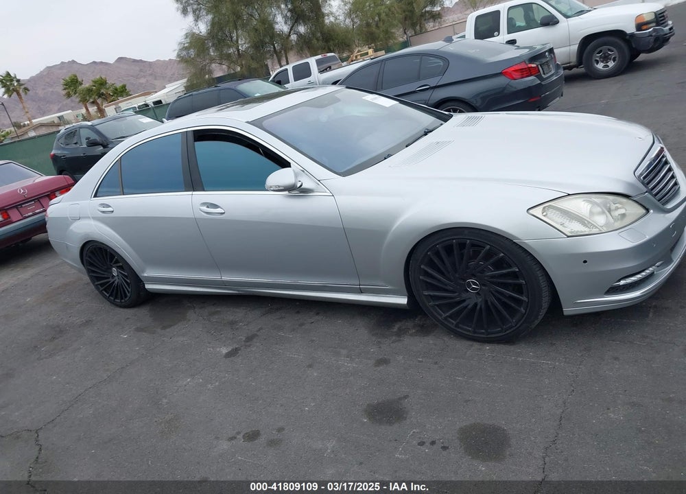 2008 MERCEDES-BENZ S VIN: WDDNG71X18A230521
