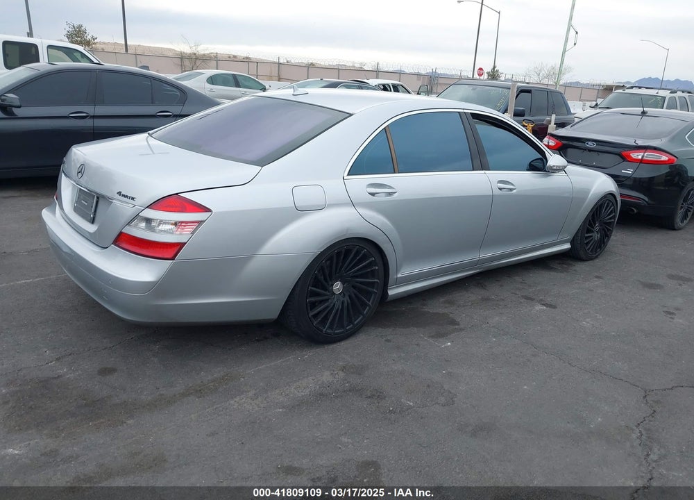 2008 MERCEDES-BENZ S VIN: WDDNG71X18A230521