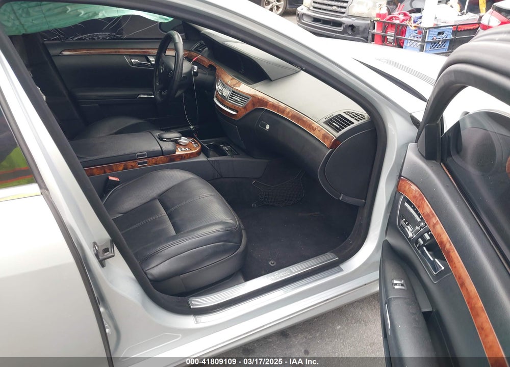 2008 MERCEDES-BENZ S VIN: WDDNG71X18A230521