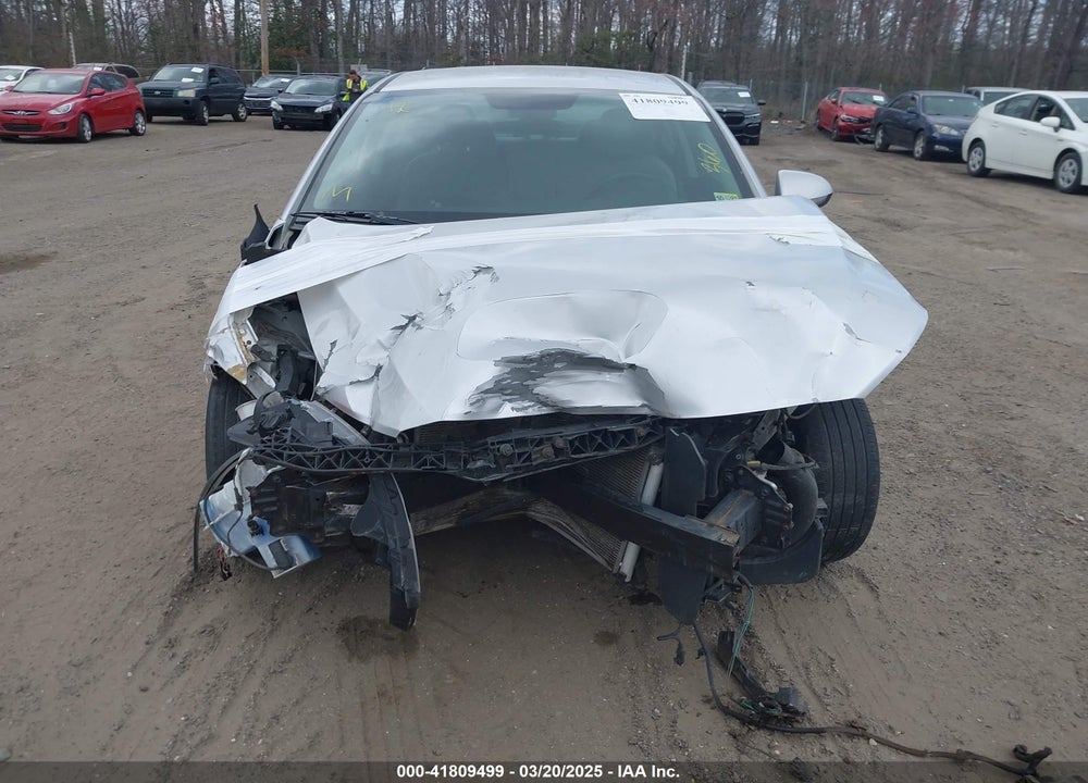 2018 HYUNDAI ELANTRA VIN: 5NPD84LF1JH244438
