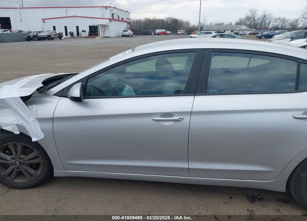 2018 HYUNDAI ELANTRA VIN: 5NPD84LF1JH244438