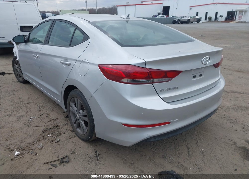 2018 HYUNDAI ELANTRA VIN: 5NPD84LF1JH244438