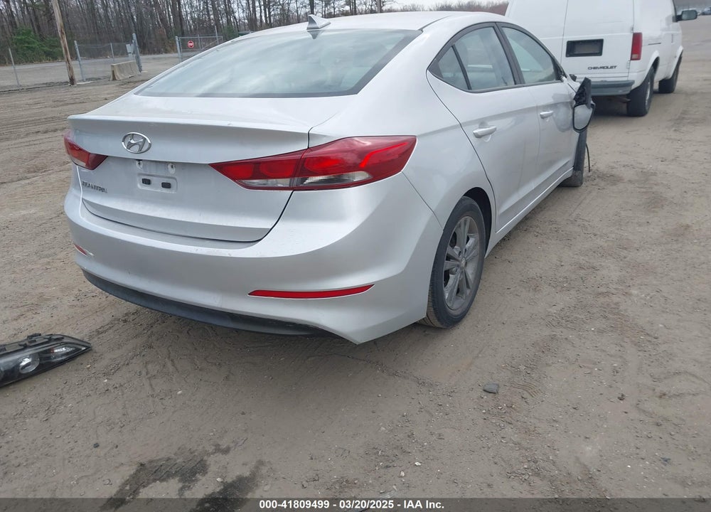 2018 HYUNDAI ELANTRA VIN: 5NPD84LF1JH244438