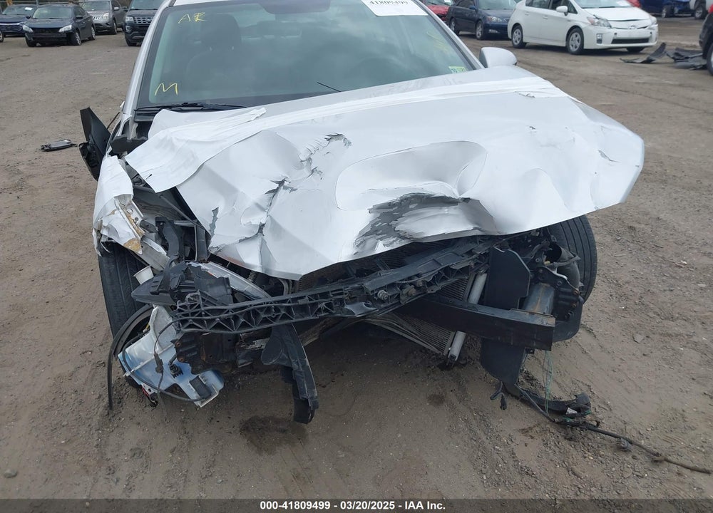 2018 HYUNDAI ELANTRA VIN: 5NPD84LF1JH244438