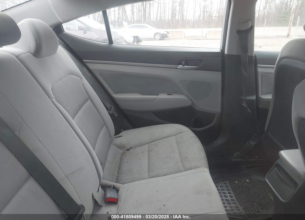 2018 HYUNDAI ELANTRA VIN: 5NPD84LF1JH244438