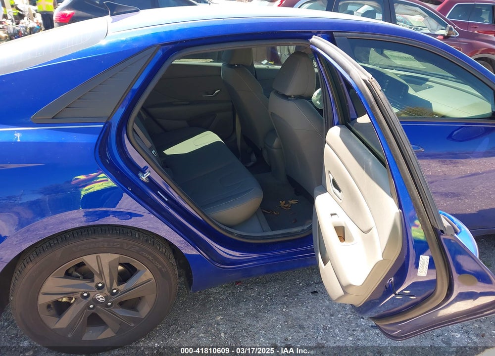 2021 HYUNDAI ELANTRA SEL VIN: KMHLS4AG9MU066373
