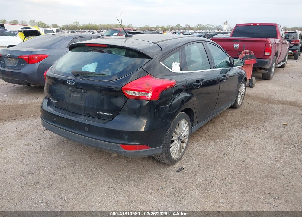 2018 FORD FOCUS TITANIUM VIN: 1FADP3N24JL252493