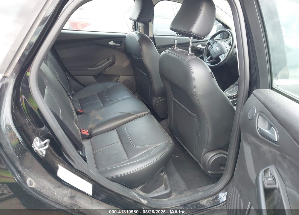 2018 FORD FOCUS TITANIUM VIN: 1FADP3N24JL252493