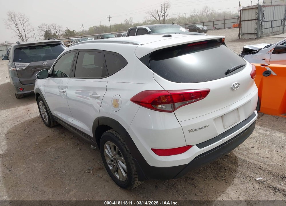 2016 HYUNDAI TUCSON SE VIN: KM8J33A47GU156114