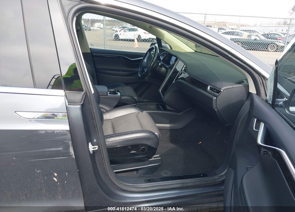 2016 TESLA MODEL X VIN: 5YJXCBE22GF021391
