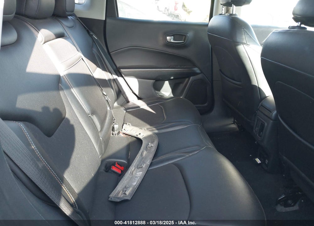 2018 JEEP COMPASS LATITUDE FWD VIN: 3C4NJCBB2JT267700