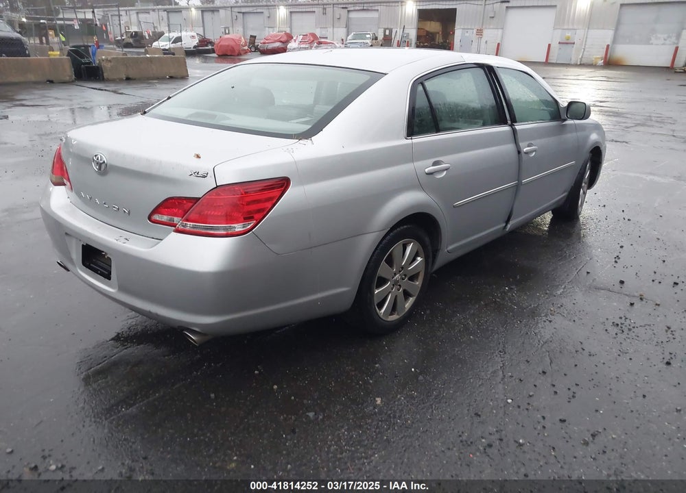 2005 TOYOTA AVALON XLS VIN: 4T1BK36B45U048903