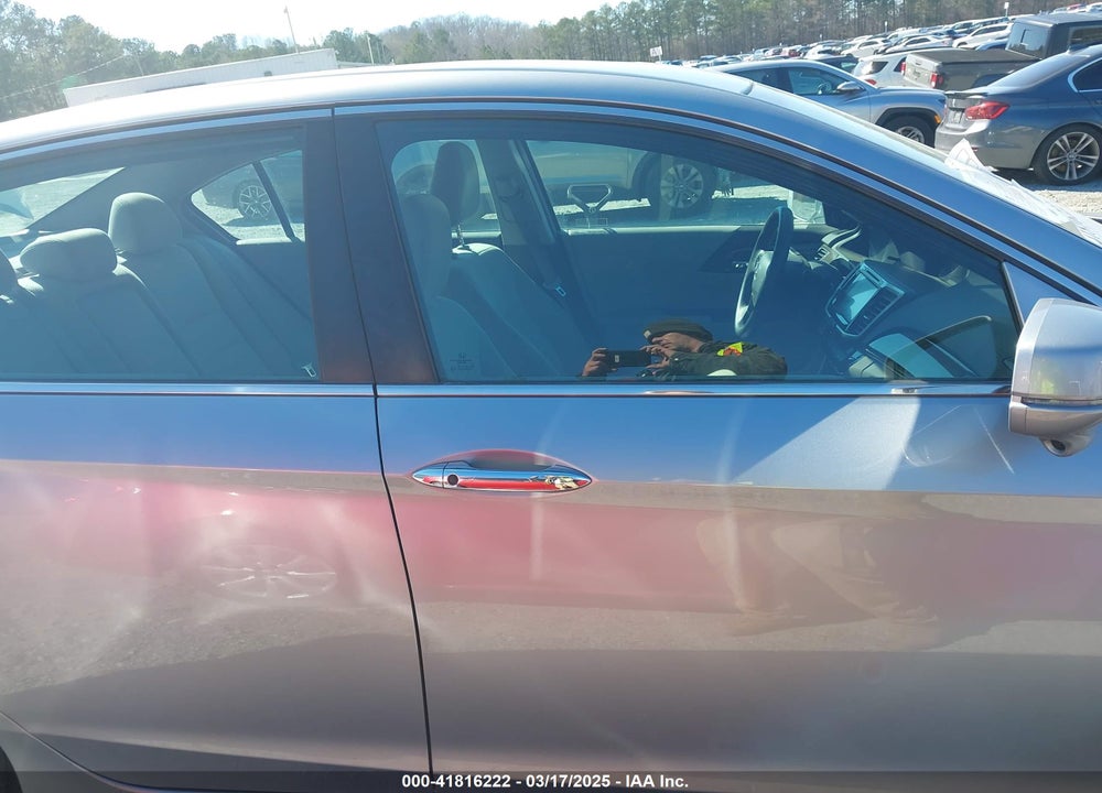 2017 HONDA ACCORD EX VIN: 1HGCR2F70HA104031