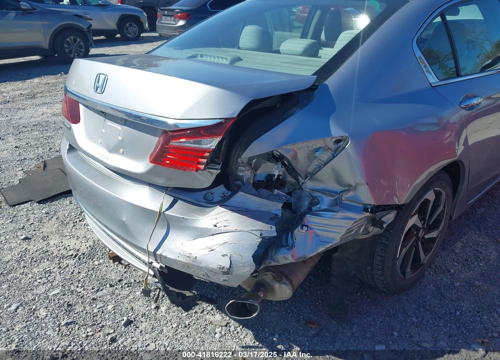 2017 HONDA ACCORD EX VIN: 1HGCR2F70HA104031