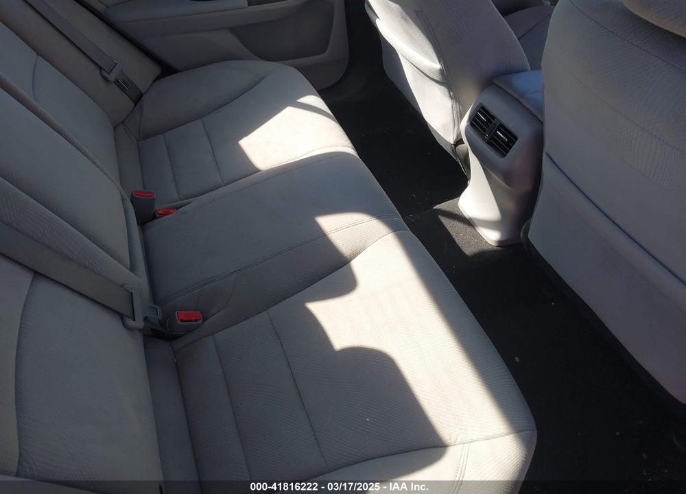 2017 HONDA ACCORD EX VIN: 1HGCR2F70HA104031
