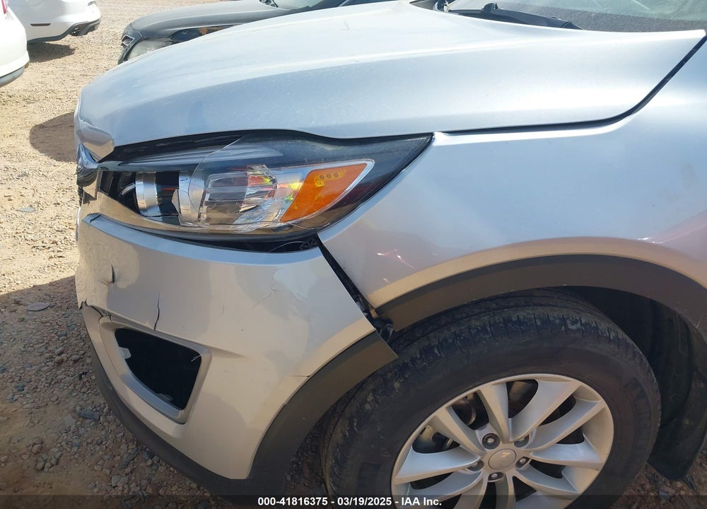 2018 KIA SORENTO VIN: 5XYPG4A33JG417196