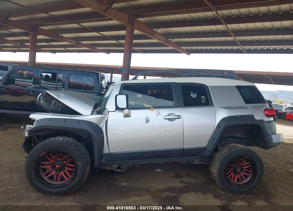 2007 TOYOTA FJ CRUISER VIN: JTEZU11F870013685