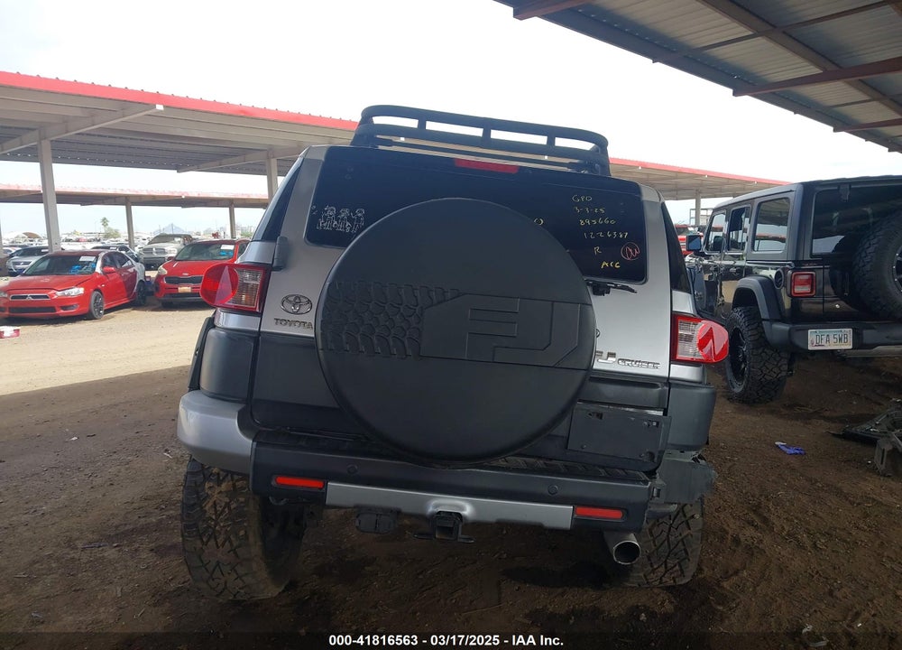 2007 TOYOTA FJ CRUISER VIN: JTEZU11F870013685