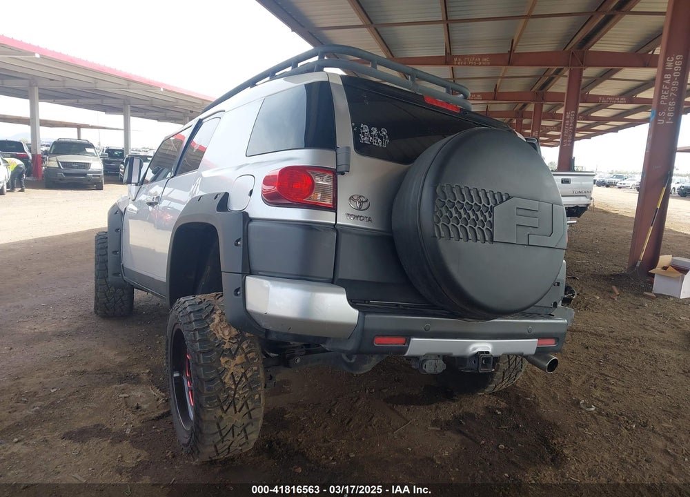 2007 TOYOTA FJ CRUISER VIN: JTEZU11F870013685