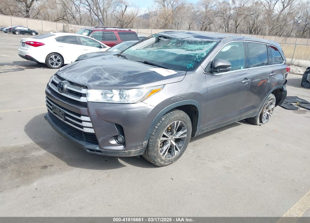 2019 TOYOTA HIGHLANDER LE VIN: 5TDZZRFH9KS313370