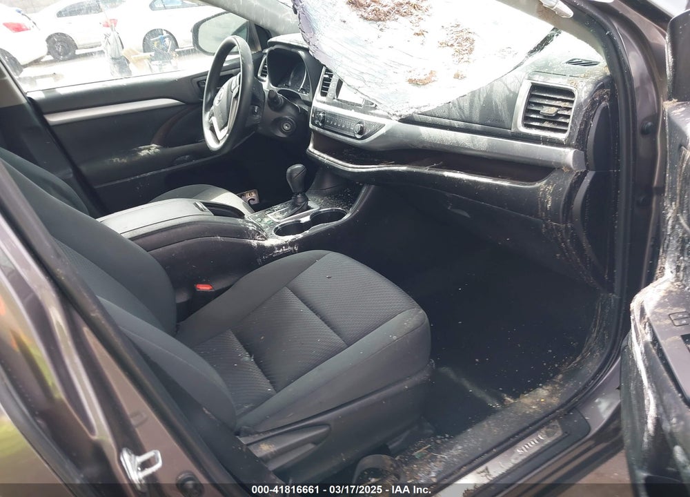 2019 TOYOTA HIGHLANDER LE VIN: 5TDZZRFH9KS313370