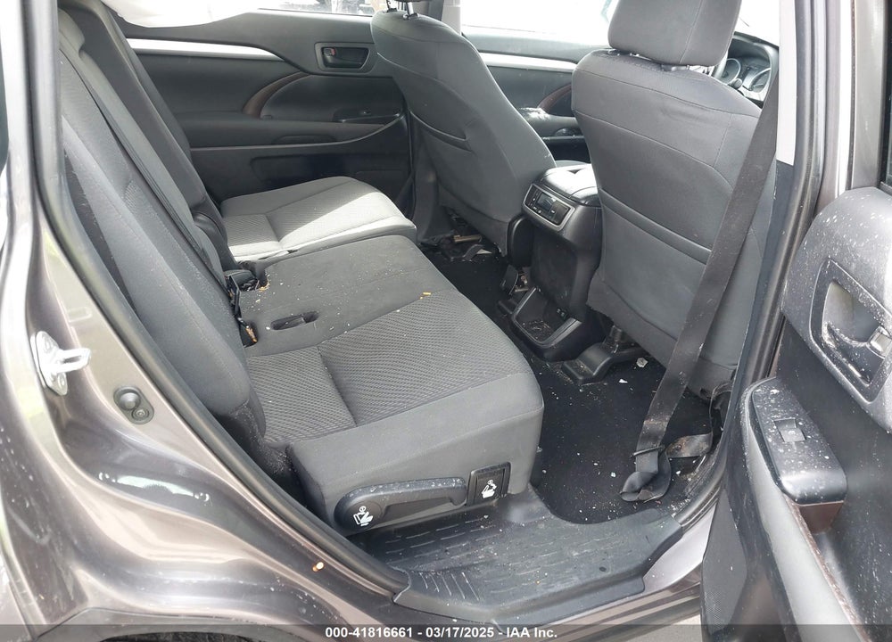 2019 TOYOTA HIGHLANDER LE VIN: 5TDZZRFH9KS313370