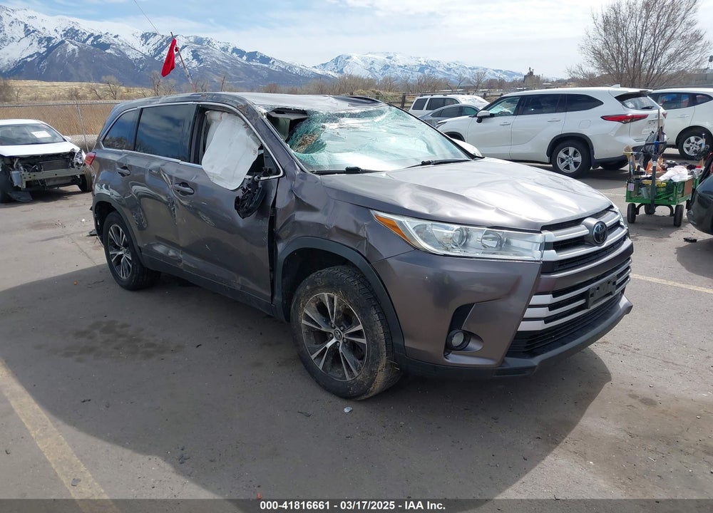 2019 TOYOTA HIGHLANDER LE VIN: 5TDZZRFH9KS313370
