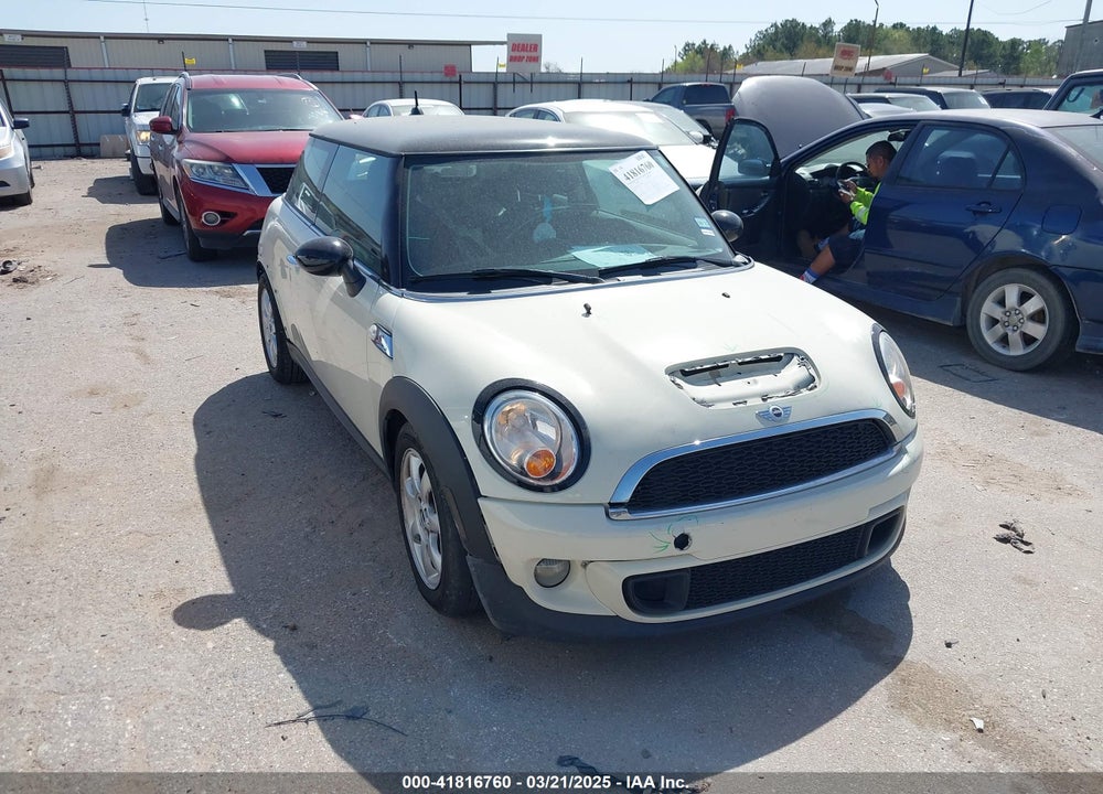 2013 MINI HARDTOP COOPER S VIN: WMWSV3C51DT390742