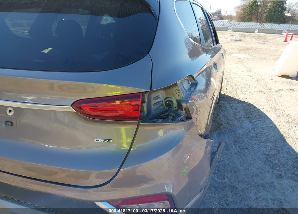 2019 HYUNDAI SANTA FE VIN: 5NMS2CAD0KH117649