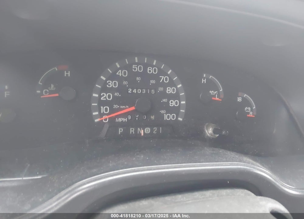 2003 FORD E-350 SUPER DUTY XL/XLT VIN: 1FBSS31L13HA69576