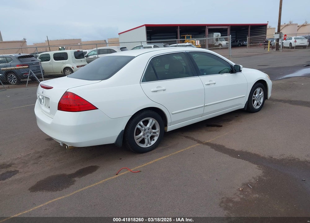 2007 HONDA ACCORD 2.4 SE VIN: JHMCM56377C020690