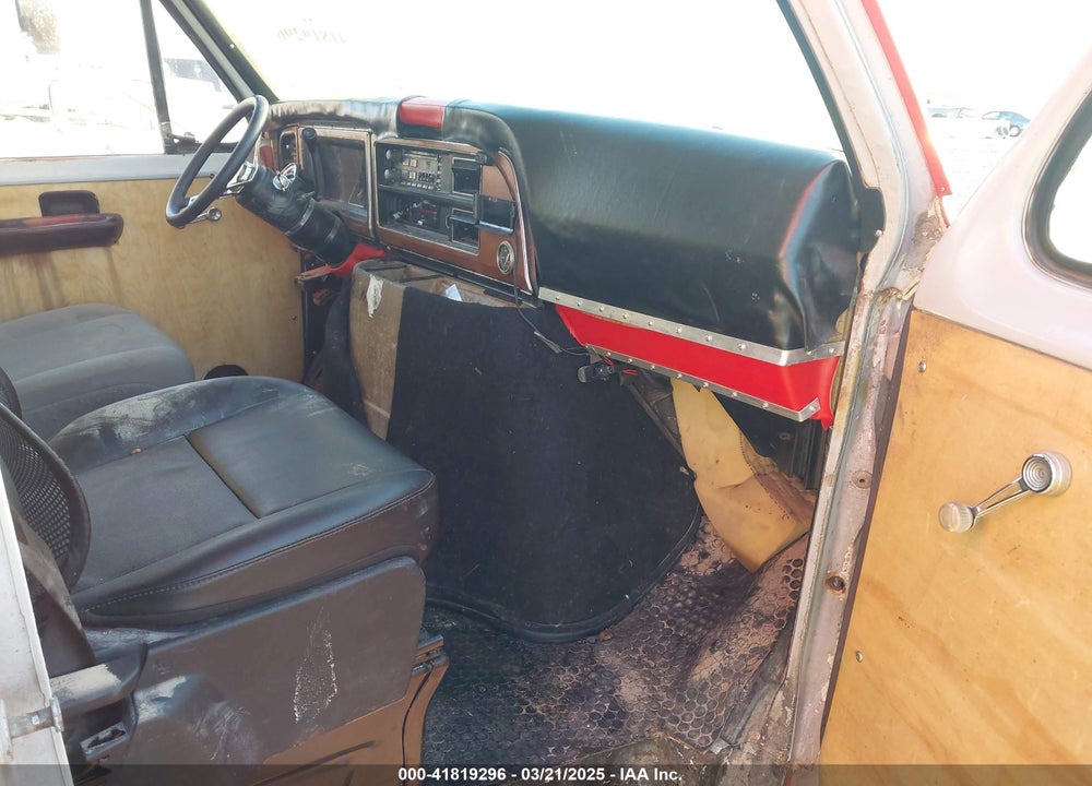 1984 FORD ECONOLINE E350 CUTAWAY VAN VIN: 1FDKE3711EHB87926