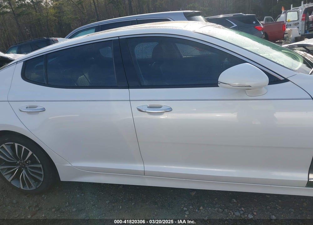 2018 KIA STINGER PREMIUM VIN: KNAE25LA8J6024849