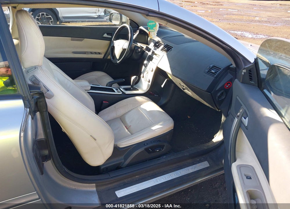 2012 VOLVO C70 VIN: YV1672MC9CJ127862