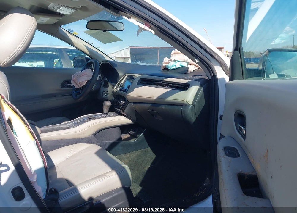 2018 HONDA HR-V VIN: 3CZRU5H33JM719131