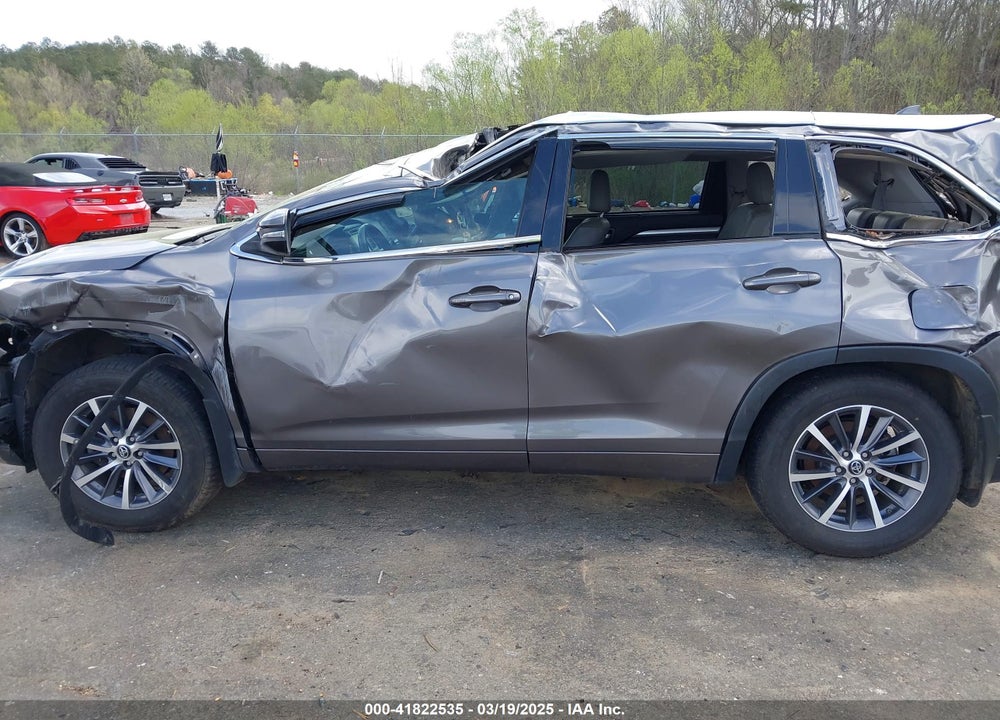 2017 TOYOTA HIGHLANDER VIN: 5TDJZRFH9HS522386