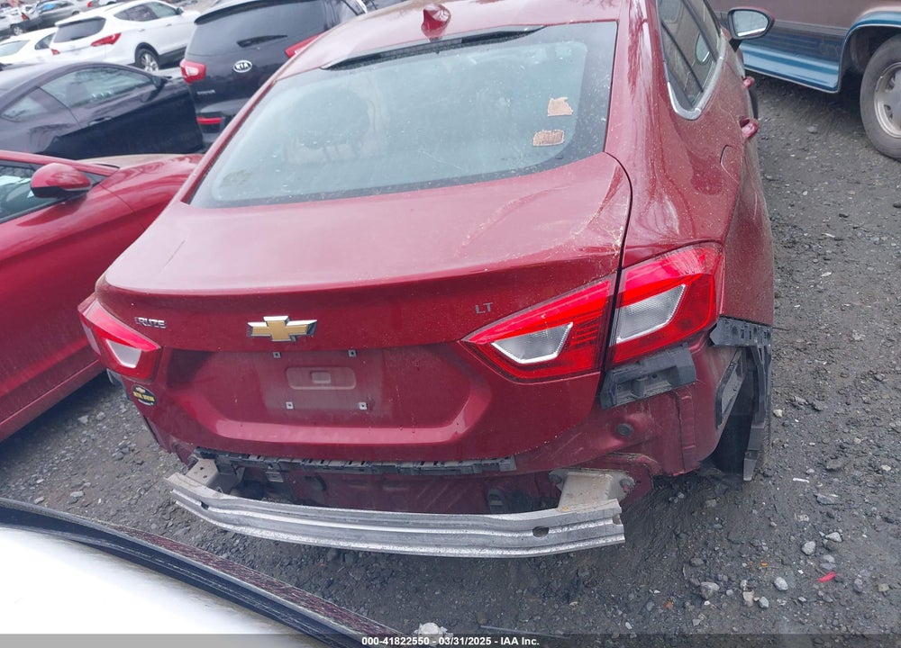 2018 CHEVROLET CRUZE LT AUTO VIN: 1G1BE5SM2J7115420