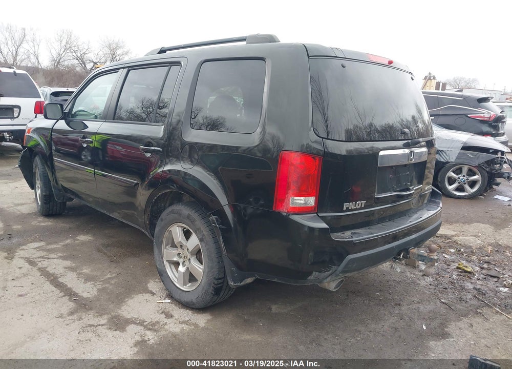 2011 HONDA PILOT EX-L VIN: 5FNYF4H61BB010963