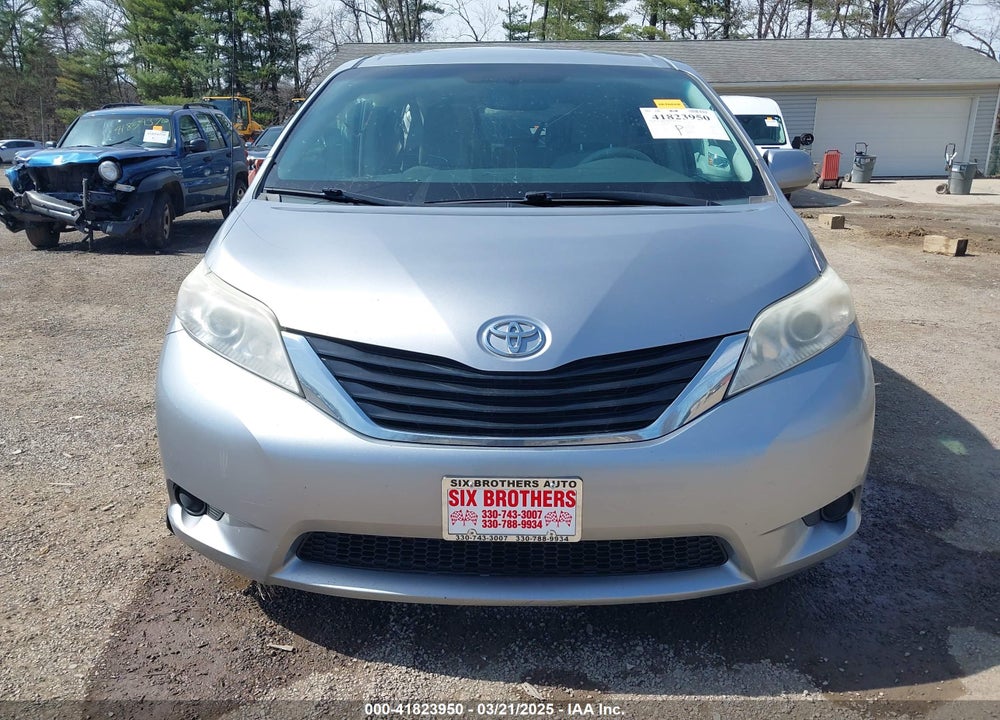 2011 TOYOTA SIENNA VIN: 5TDKK3DC9BS042370