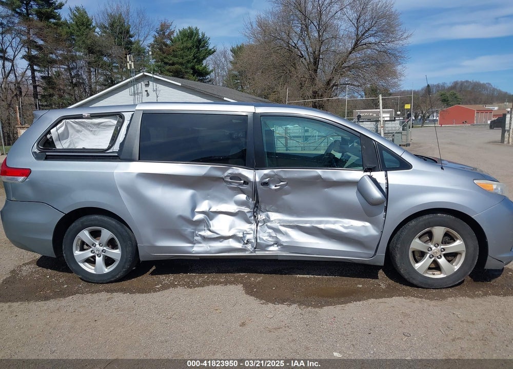 2011 TOYOTA SIENNA VIN: 5TDKK3DC9BS042370