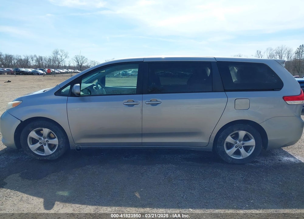 2011 TOYOTA SIENNA VIN: 5TDKK3DC9BS042370