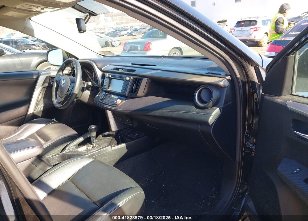 2015 TOYOTA RAV4 VIN: 2T3DFREV0FW381538