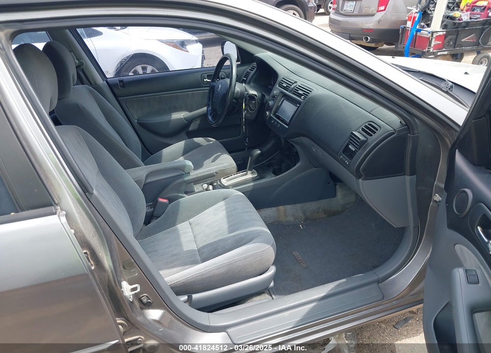 2005 HONDA CIVIC VIN: 2HGES16555H589785