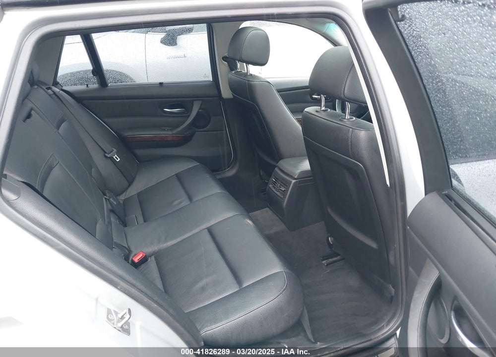 2011 BMW 3 SERIES VIN: WBAUU3C52BA541558