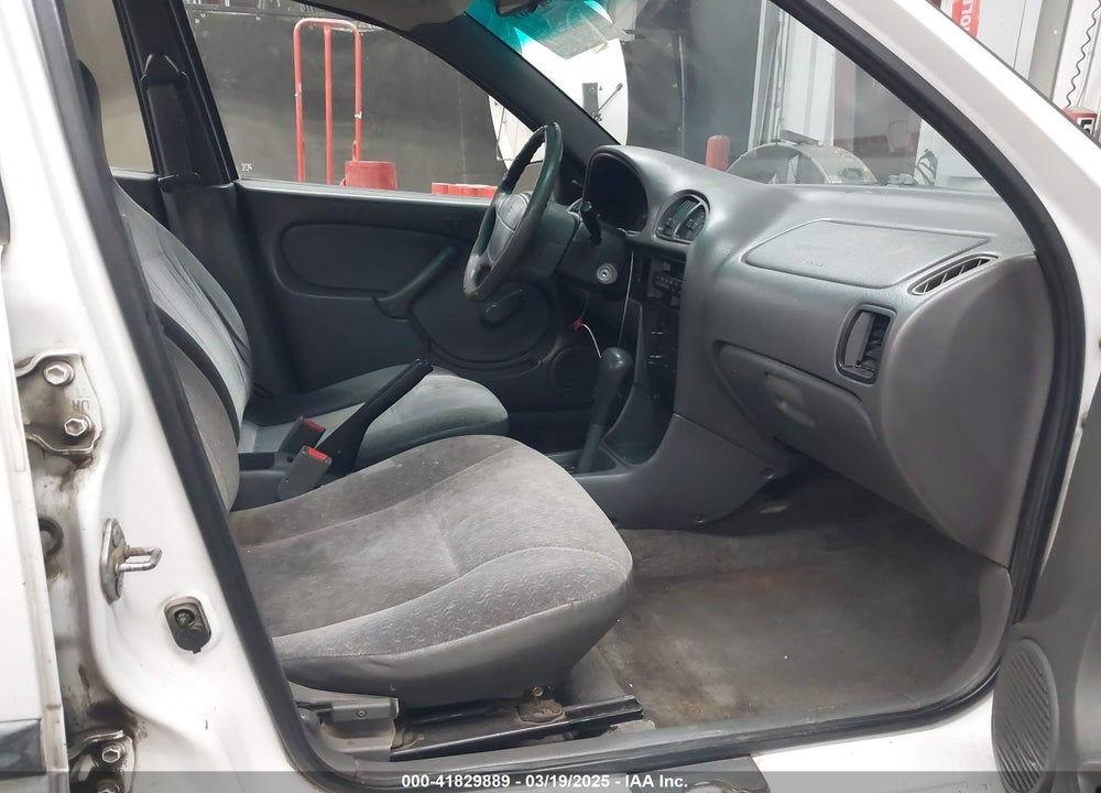 2001 CHEVROLET METRO LSI VIN: 2C1MR522816702155